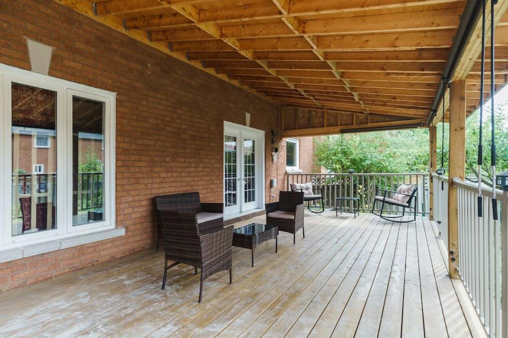 Beautiful Home 4 Bed, 3 Bath, Garage, Backyard! Mississauga Ngoại thất bức ảnh