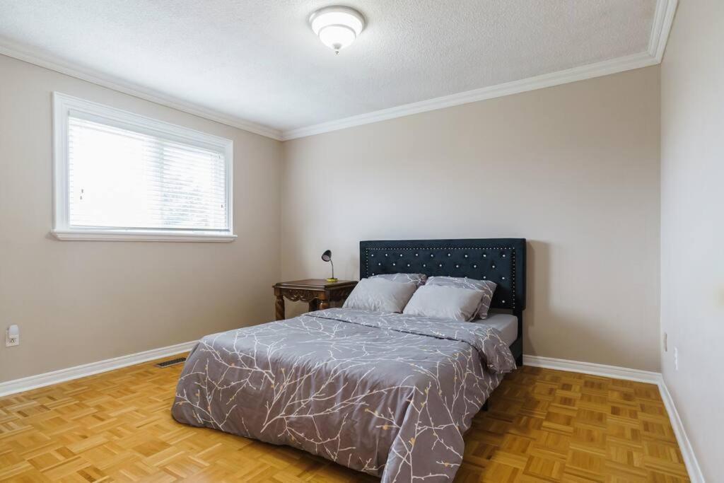 Beautiful Home 4 Bed, 3 Bath, Garage, Backyard! Mississauga Ngoại thất bức ảnh