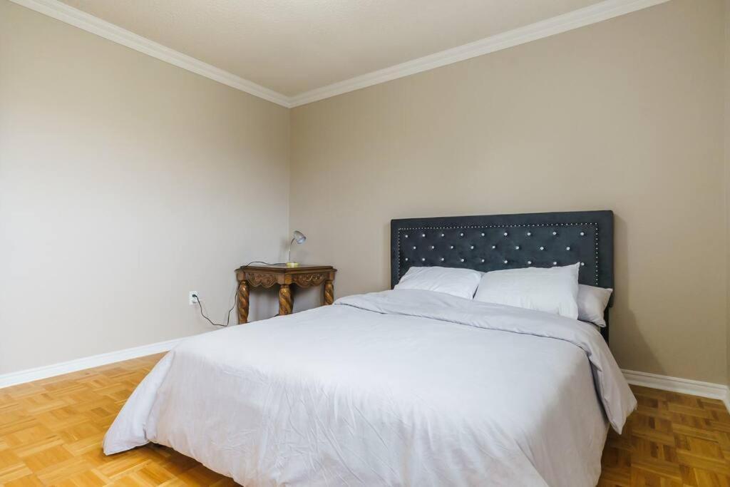 Beautiful Home 4 Bed, 3 Bath, Garage, Backyard! Mississauga Ngoại thất bức ảnh