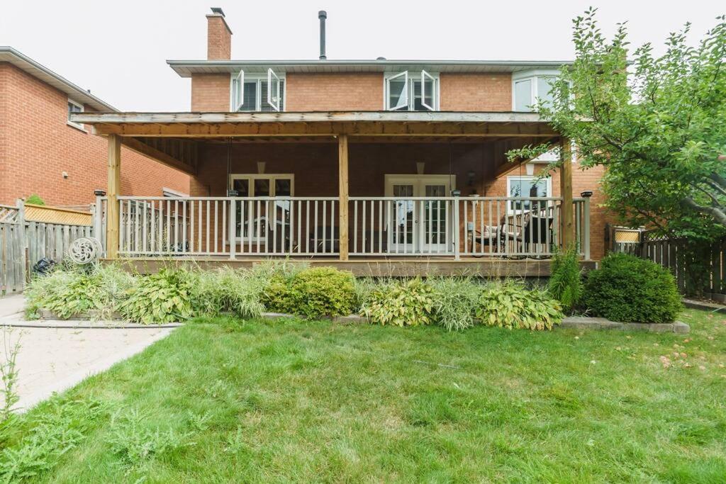 Beautiful Home 4 Bed, 3 Bath, Garage, Backyard! Mississauga Ngoại thất bức ảnh