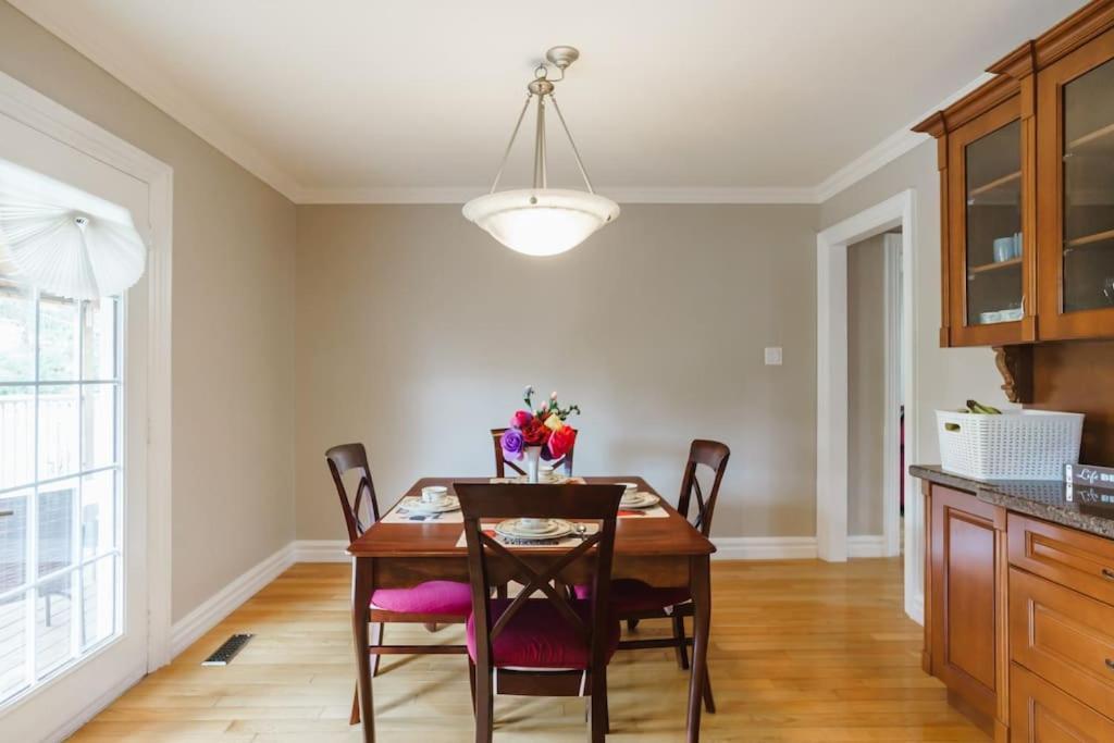 Beautiful Home 4 Bed, 3 Bath, Garage, Backyard! Mississauga Ngoại thất bức ảnh