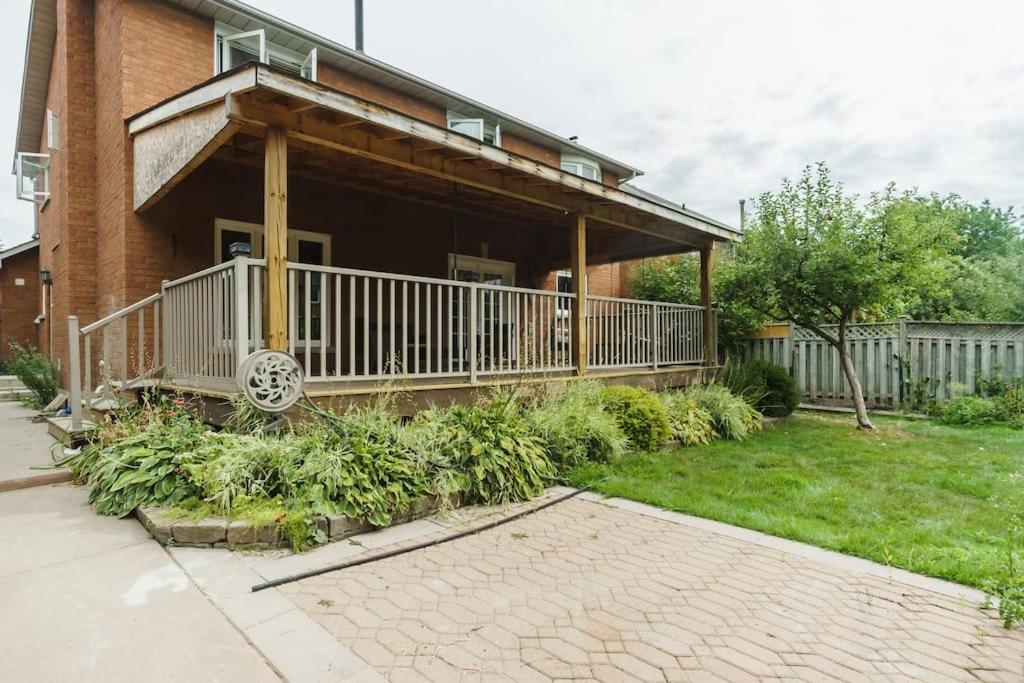 Beautiful Home 4 Bed, 3 Bath, Garage, Backyard! Mississauga Ngoại thất bức ảnh